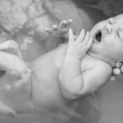 Pourquoi accoucher sous l’eau?