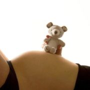 Une procédure révolutionnaire permettra aux femmes qui ont survécu à un cancer une chance de tomber enceinte