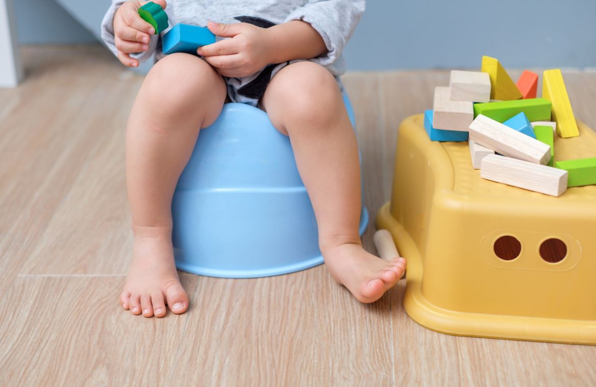 Enfant Sur Le Pot