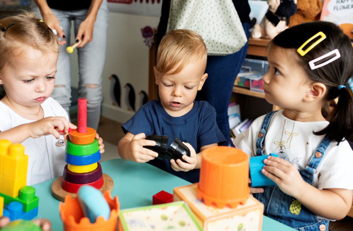 Enfants En Crèche