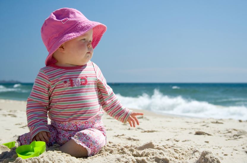 Bébé Au Soleil Protégé