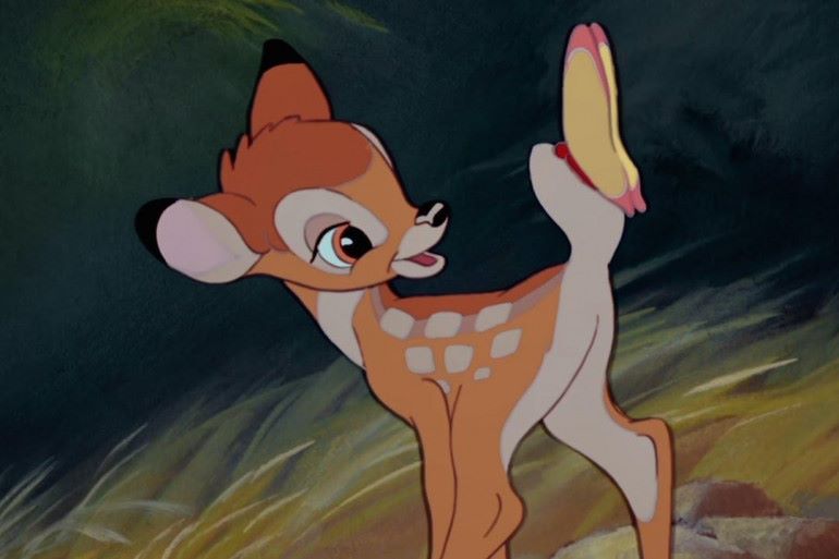 Bambi Avec Un Papillon Posé Sur La Queue